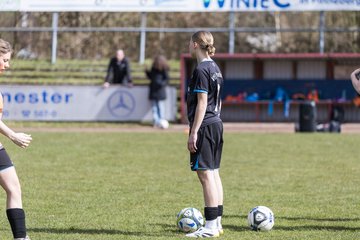 Bild 18 - wBJ VfL Pinneberg - Waldd�rfer SV : Ergebnis: 5:0